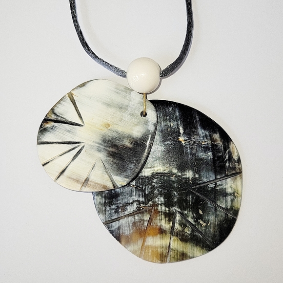 White/Black/Tan Genuine Buffalo Horn 2 Disk Pendant Necklace on Cord - Picture 3 of 7